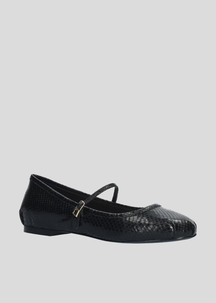 Lola Cruz RIMA FLATS