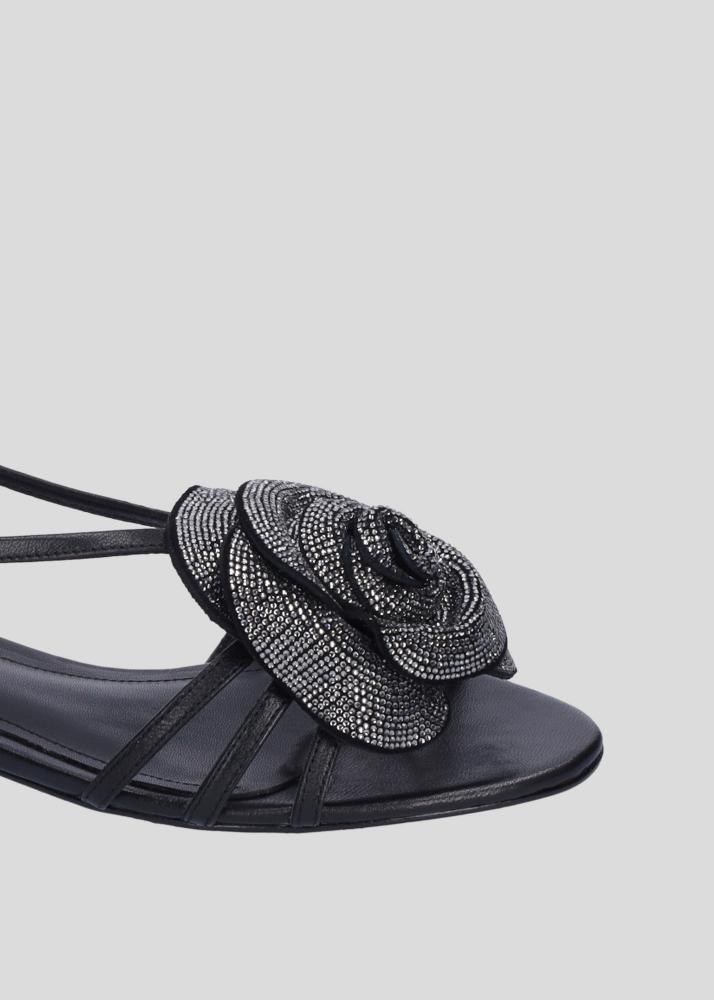 Lola Cruz ROSE FLAT
