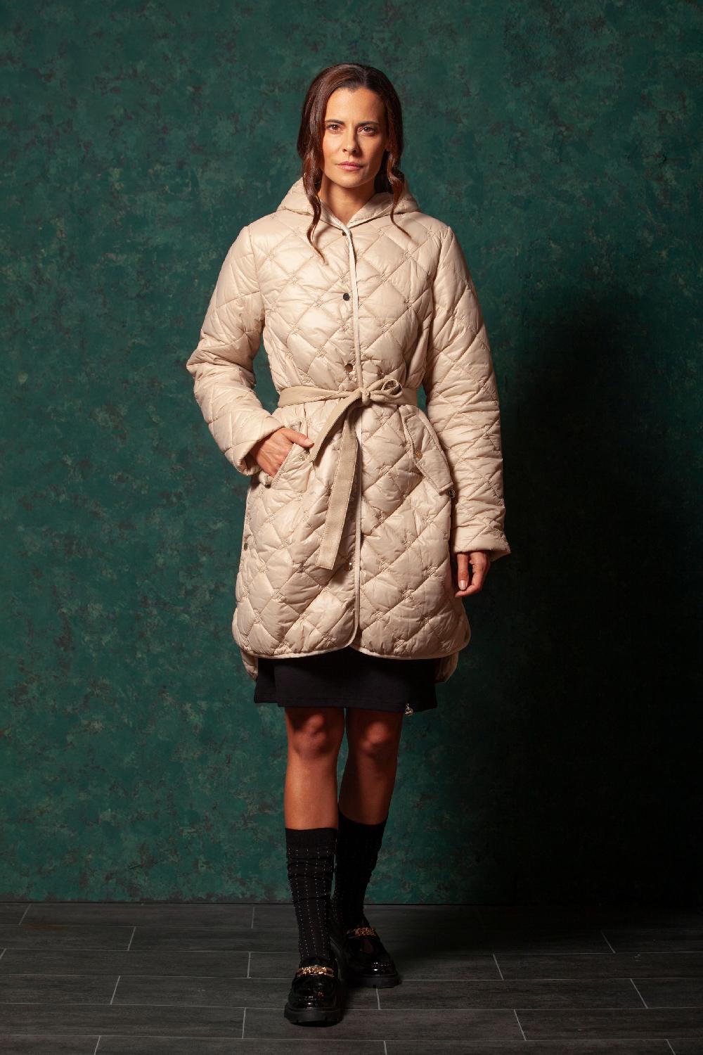 Lolitas&l Abrigo Beige Largo Guateado Con Capucha Y Cinturon LolitasyL