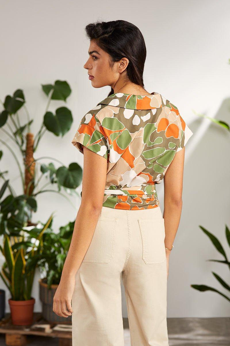 Lolitas&l Camisa Cruzada Estampada Mimetica Con Cinturon