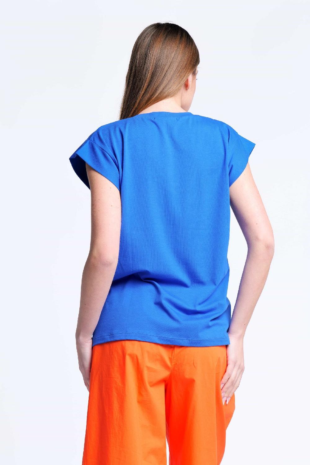 Lolitas&l Camiseta Azul Bordada Con Aplicacion Flor Escote Pico Lolitas&L