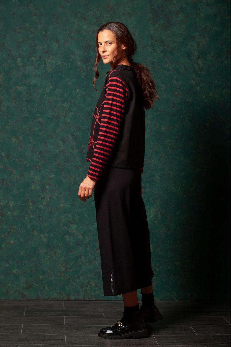 Lolitas&l Camiseta Bicolor Negra Granate Con Bordado Corazon LolitasyL