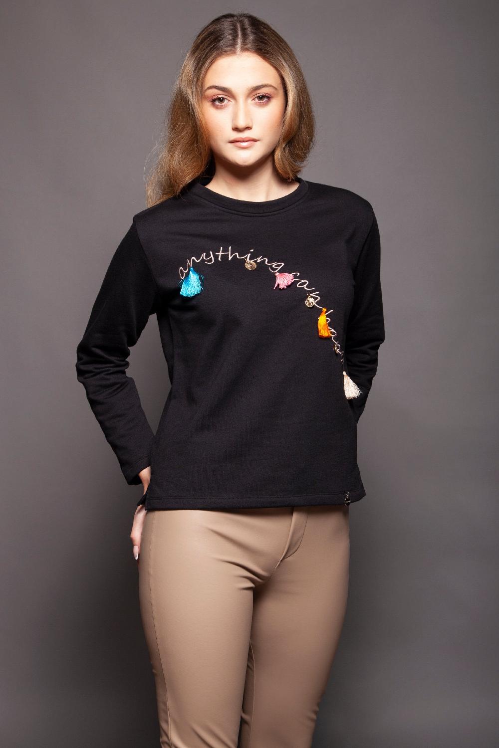 Lolitas&l Camiseta Negra Frase Bordada Y Pompones Lolitas&L