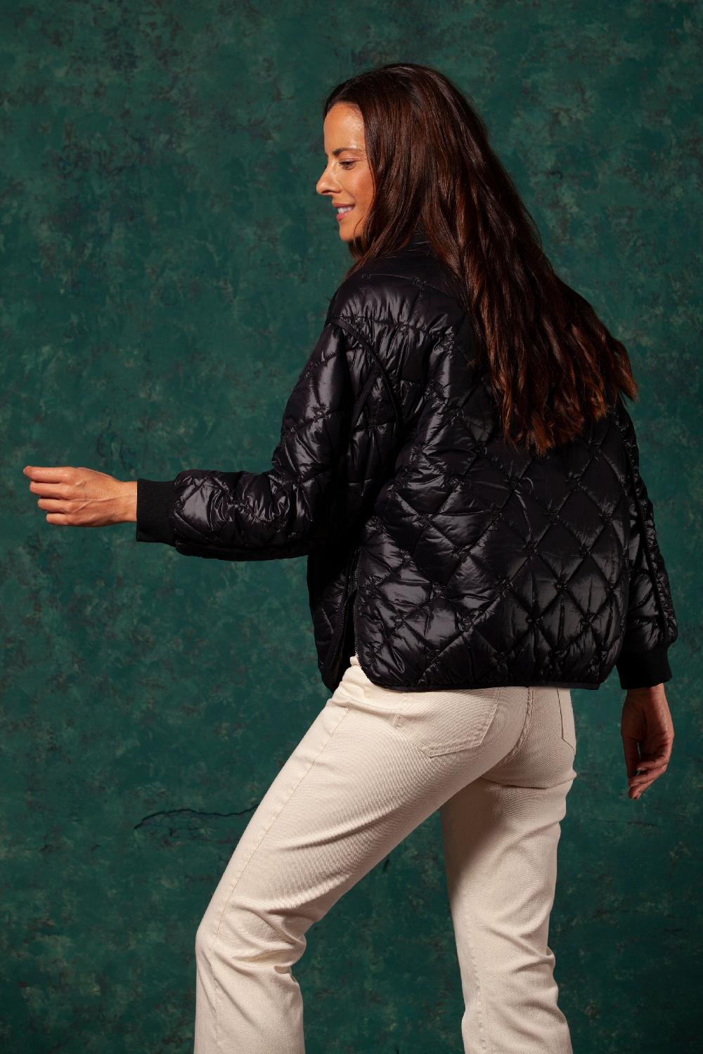 Lolitas&l Chaqueta Negra Corta Guateada Elasticos LolitasyL