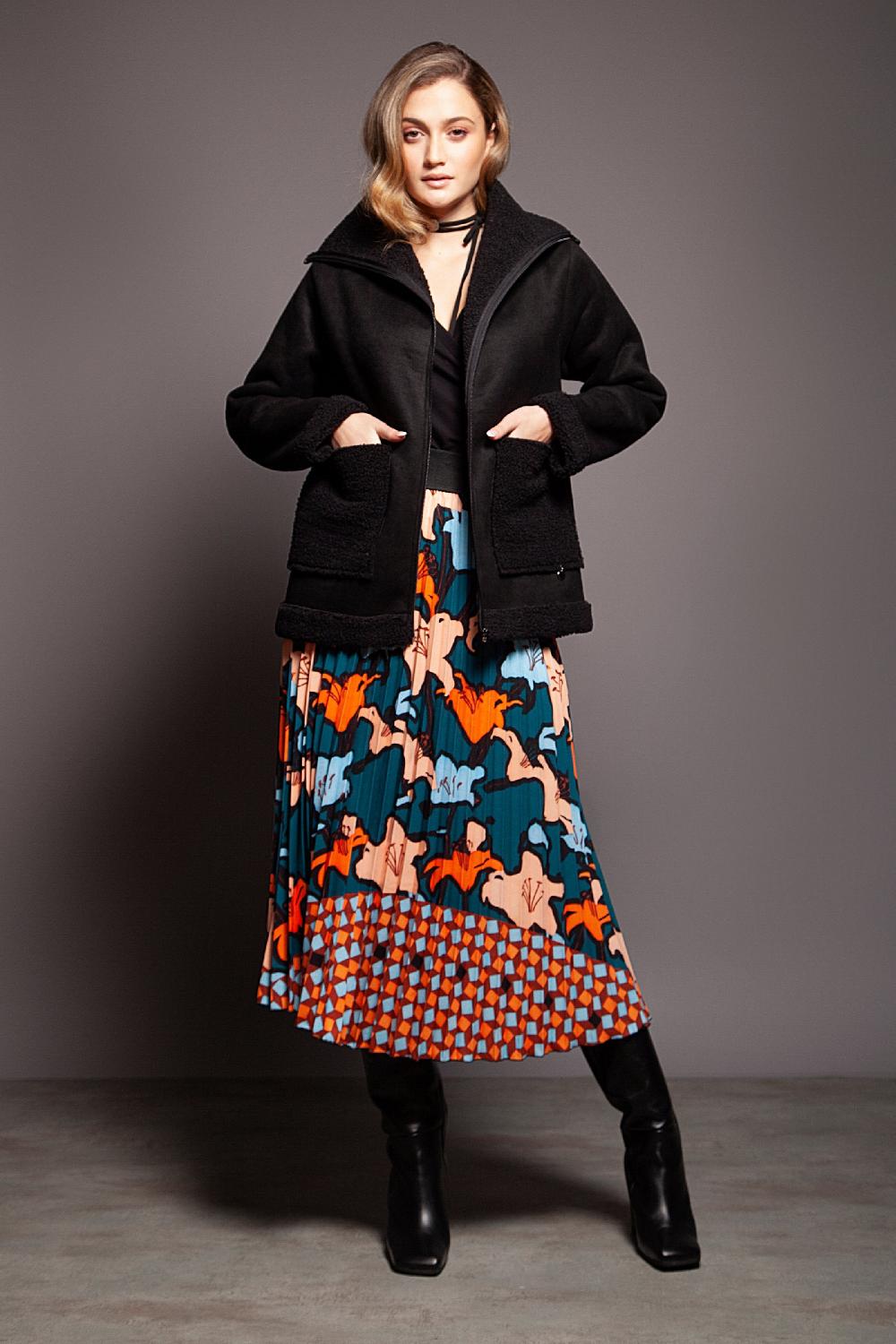 lolitas&l Chaqueta negra piel vuelta con bolsillos y cremallera Lolitas&L