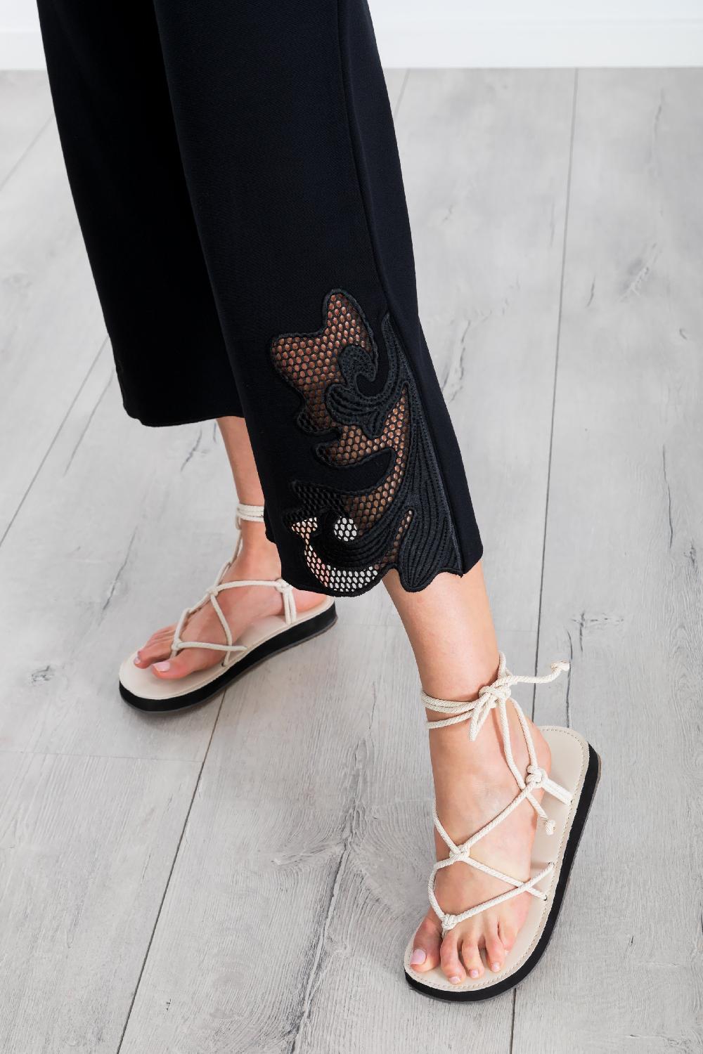 Lolitas&l Pantalon Negro Bordado Lateral Rejilla LolitasyL