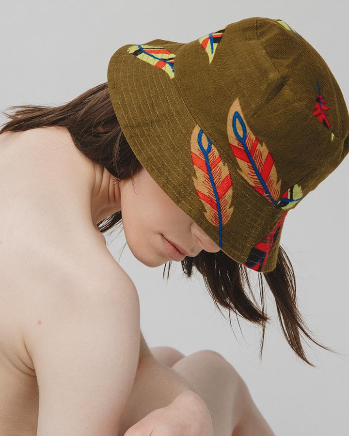 Lovat & Green Feathers Gorro Reversible