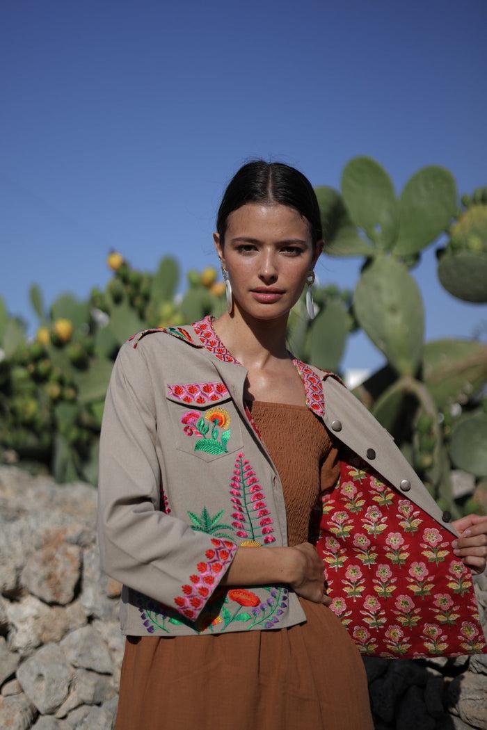 Luna Llena Chaqueta Bordada Colección Ananas PI3 – Luna Llena