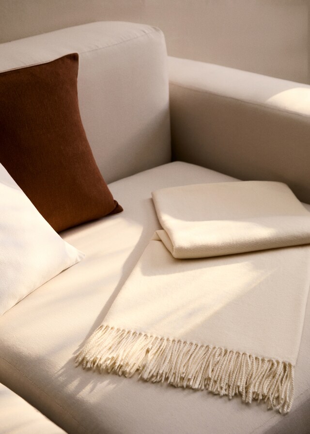 mango Manta detalle flecos