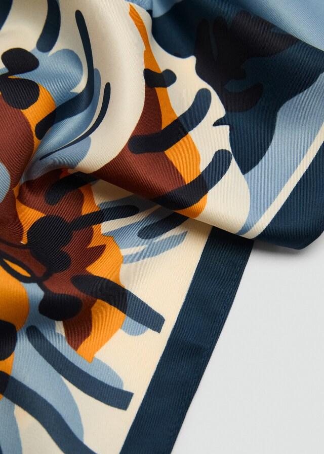 mango Pañuelo satinado floral