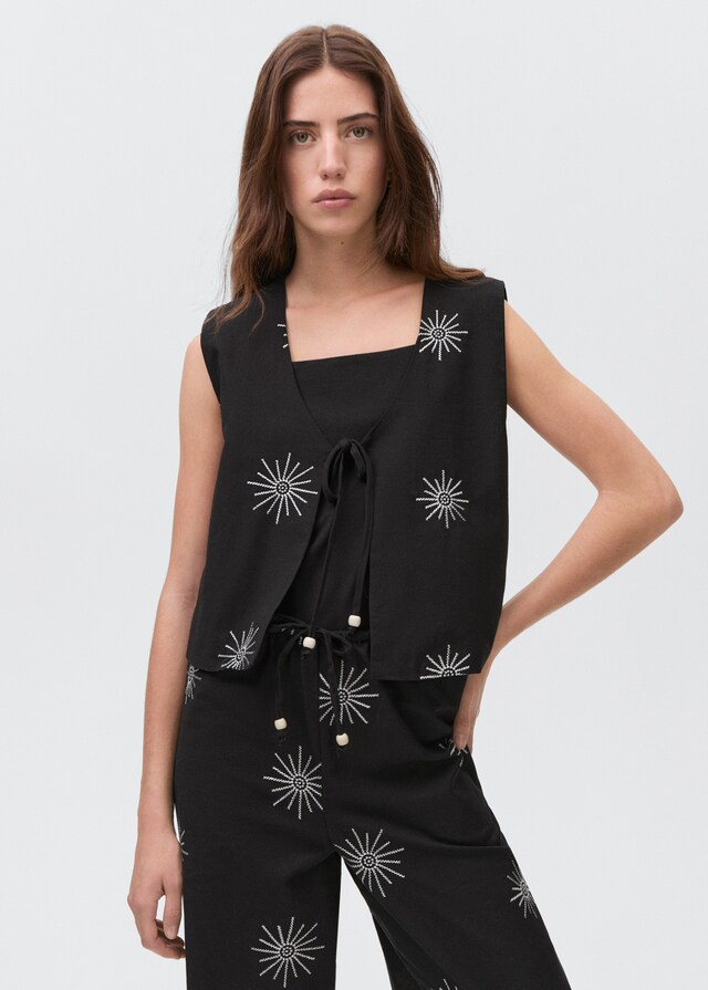 mango Top bordado cierre lazos