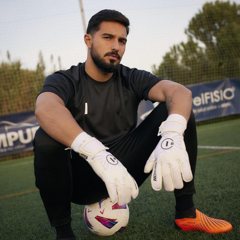 N1 Goalkeeper Guantes De Portero Ares 2.0 All White UGT+ II