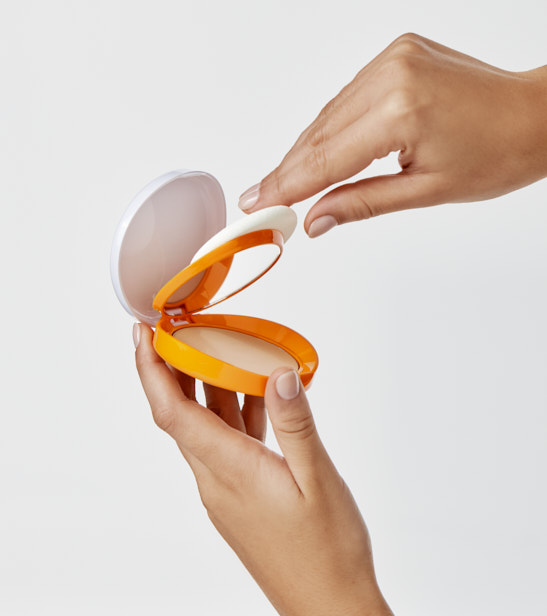 Neoretin HELIOCARE 360º Oil-free Compact