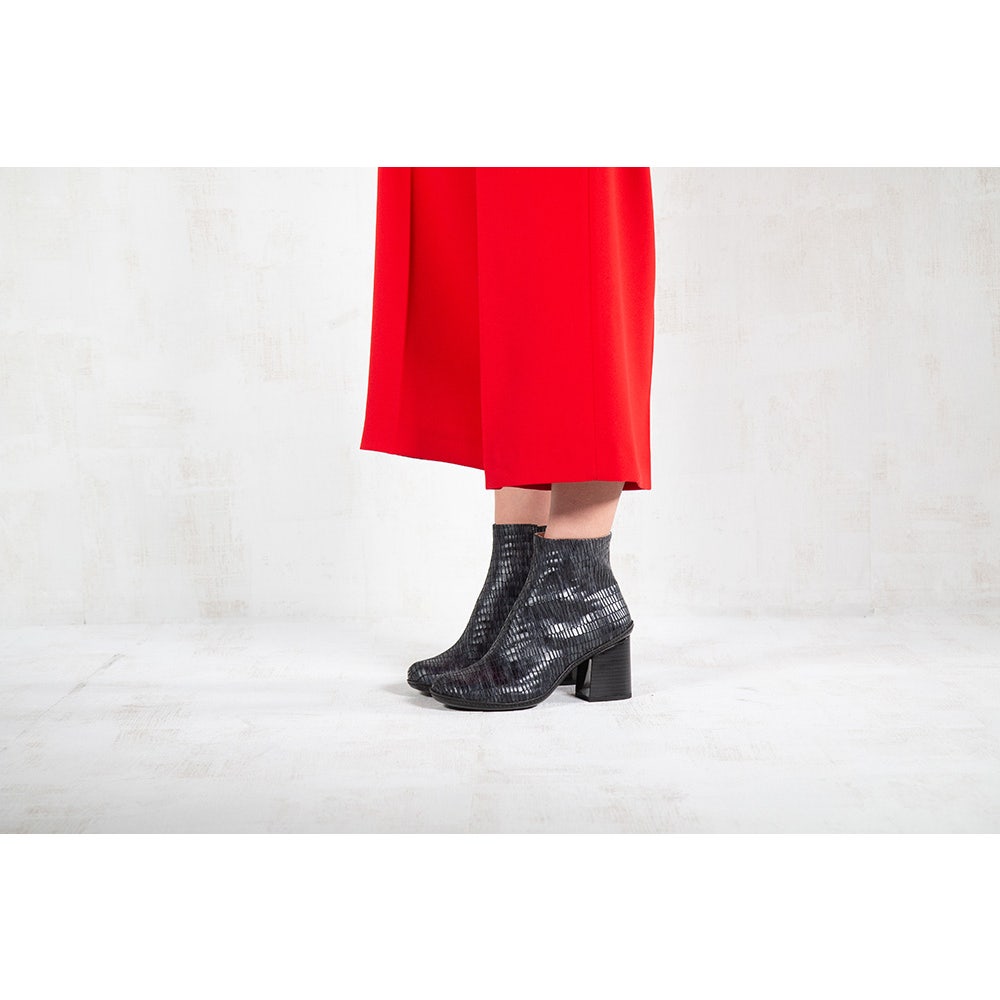 Neosens S3051 FANTASY ALANYA BLACK / MARSANNE