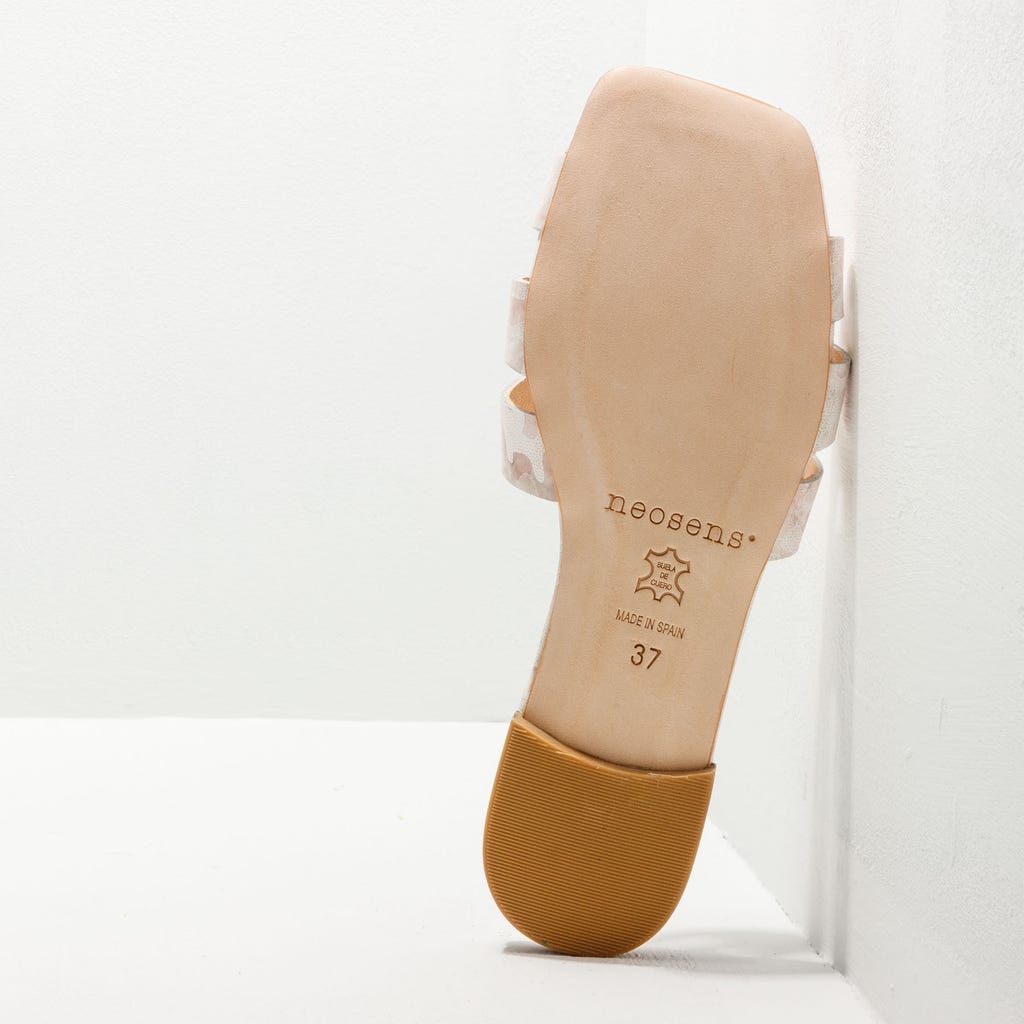 Neosens S3360F FANTASY KOMANDO ROSE / MISTELA