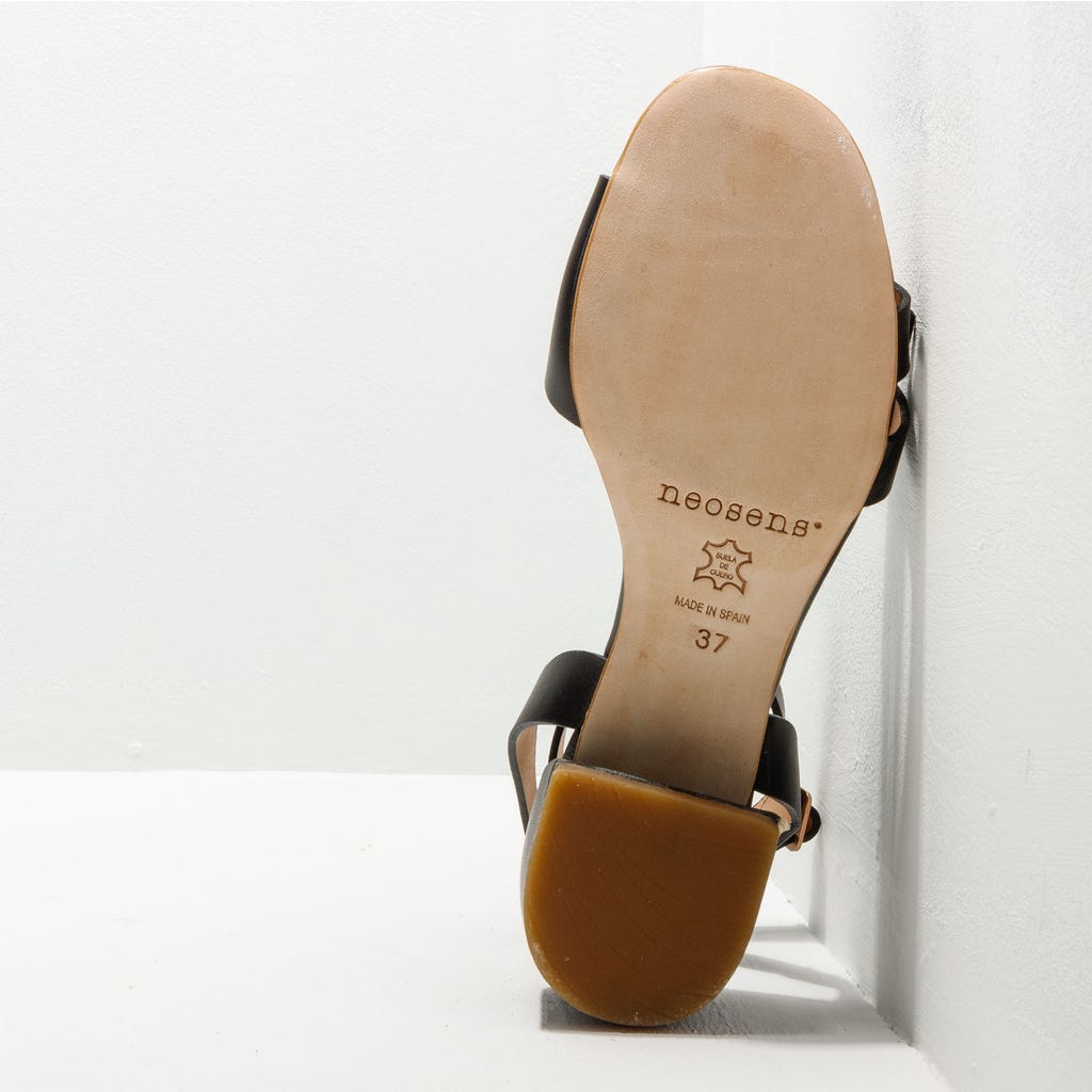 Neosens S3391 RESTORED SKIN EBONY /OZANA