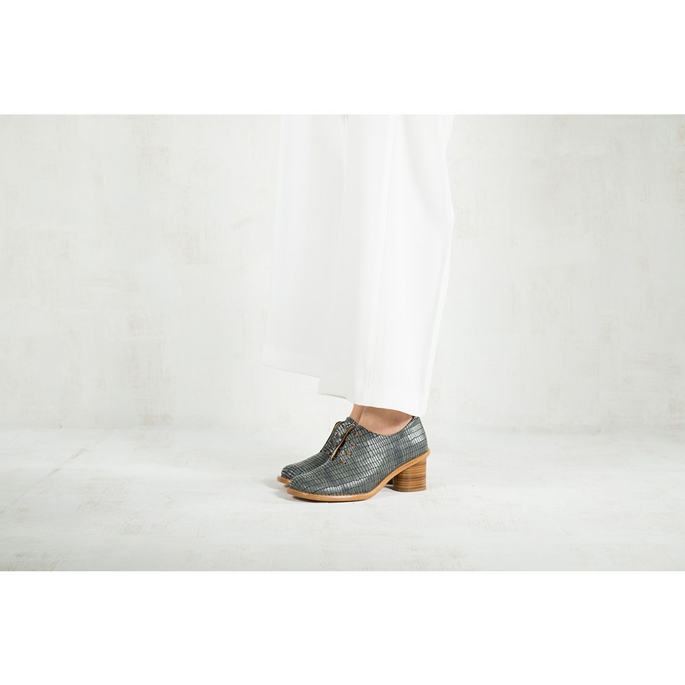 Neosens S561F FANTASY ROCK CUERO / DEBINA