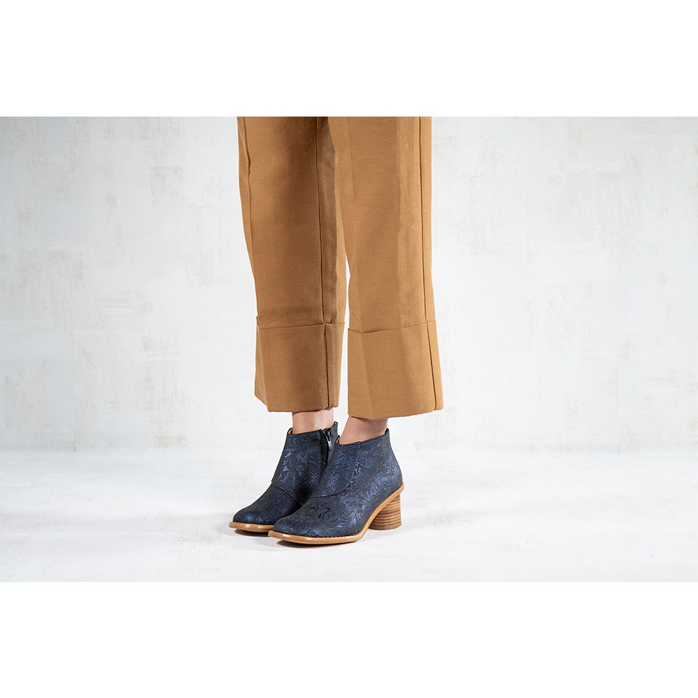 Neosens S562 FANTASY FLORAL BROWN / DEBINA