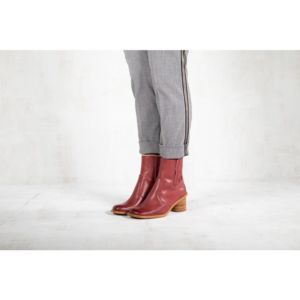 Neosens S589 RESTORED SKIN EBONY / DEBINA