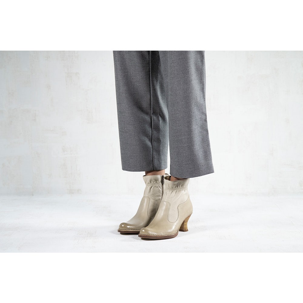 Neosens S854 RESTORED SKIN EBONY / ROCOCO