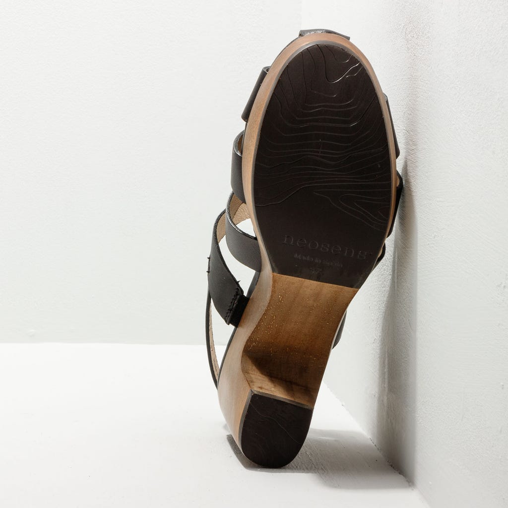 Neosens S3271 RESTORED SKIN EBONY/ ST.LAURENT SANDAL