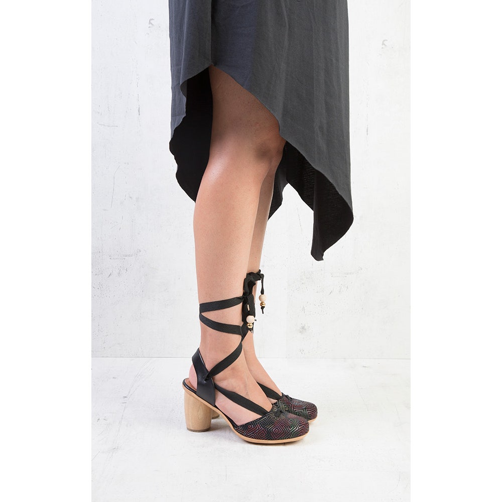 Neosens S627 FANTASY-RESTORED SKIN GEO WHITE / MULATA