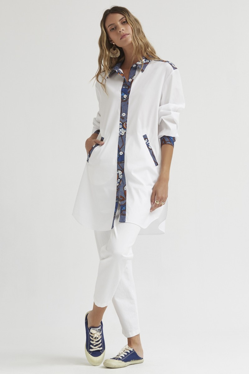 Oky Coky CAMISA LARGA BOLSILLOS CREPÉ MARROCAIN ESTAMPADO LEONES