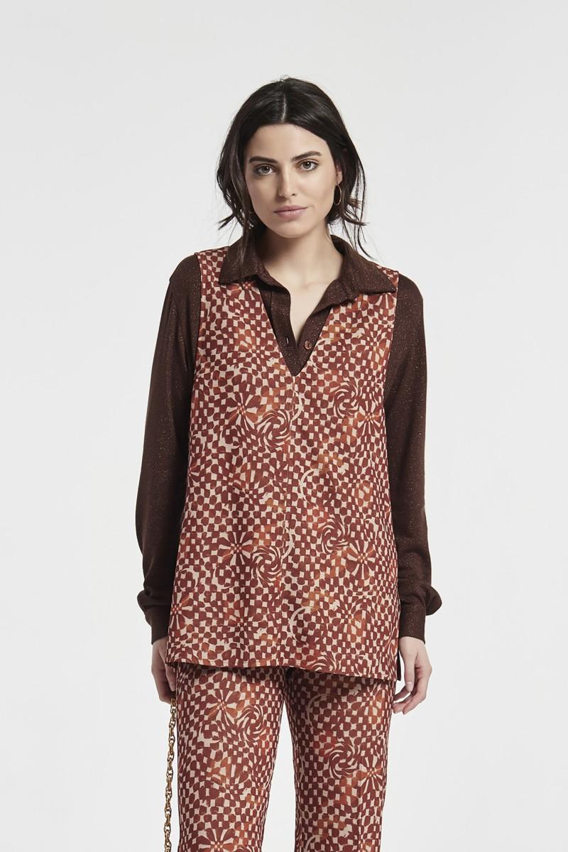 Oky Coky CHALECO ESCOTE PICO BENNY ESTAMPADO DOBLE CARA