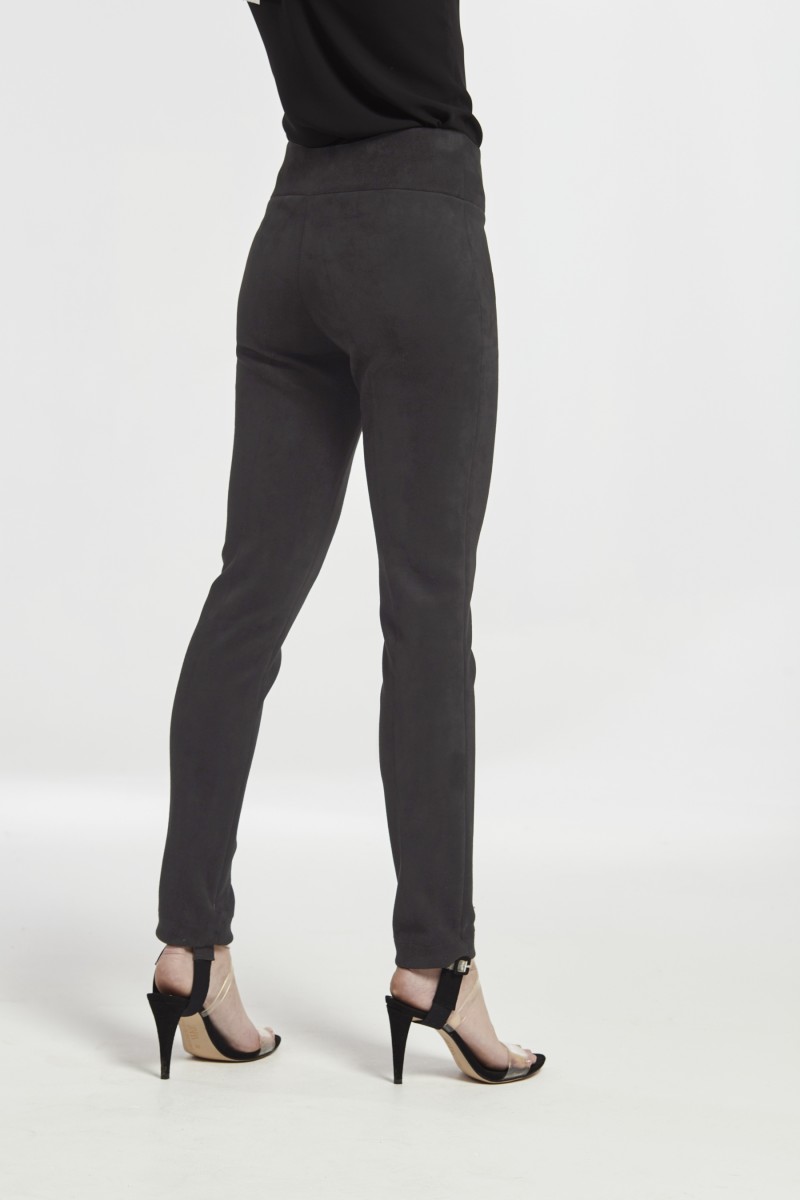 Oky Coky LEGGING CON NERVIO CORTE EN CADERA ANTELINA STRETCH