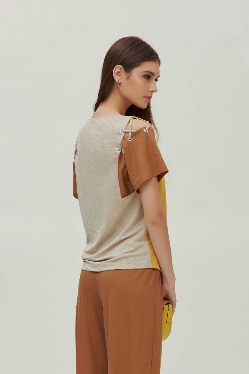 Oky Coky CAMISETA ABERTURA ACORDONADA HOMBRO