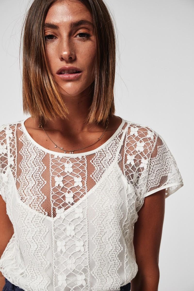 Oky Coky CAMISETA SAGRA TIRAS BORDADAS EN TUL