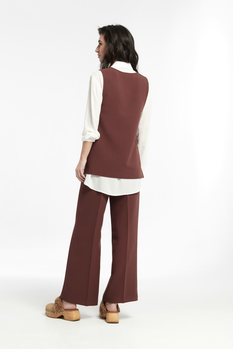 Oky Coky CHALECO ESCOTE PICO BENNY PLANA DOBLE