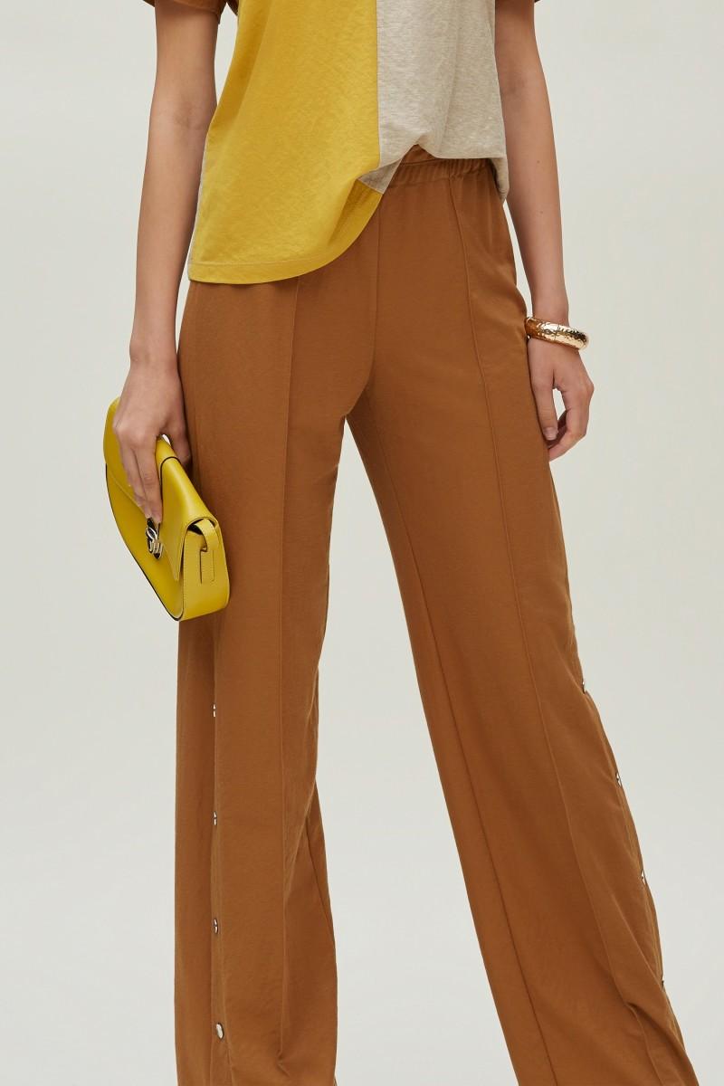 oky coky PANTALÓN BROCHES LATERALES