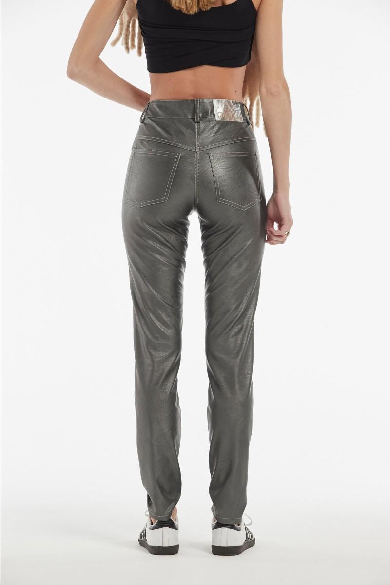 Oky Coky PANTALÓN FRESA EFECTO PIEL LAMINADO METAL