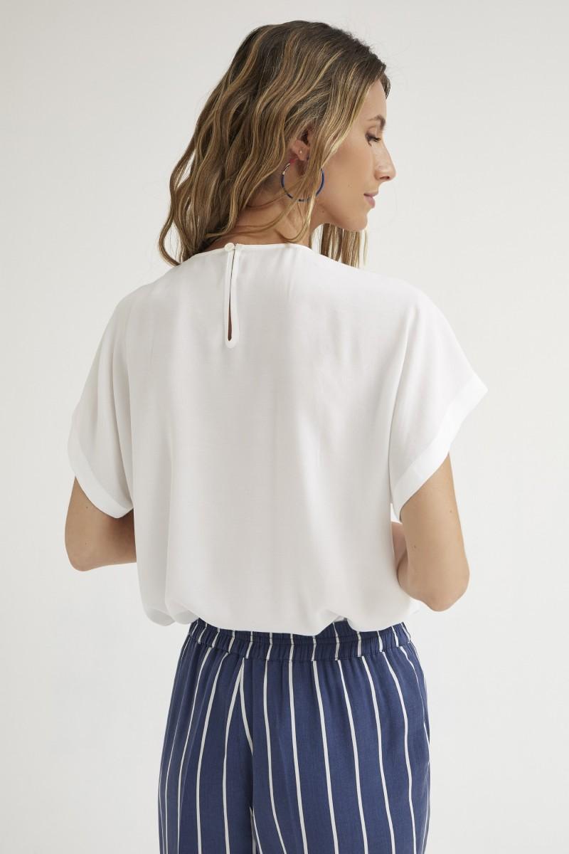 Oky Coky TOP BOTONADURA LATERAL CREPÉ MARROCAIN