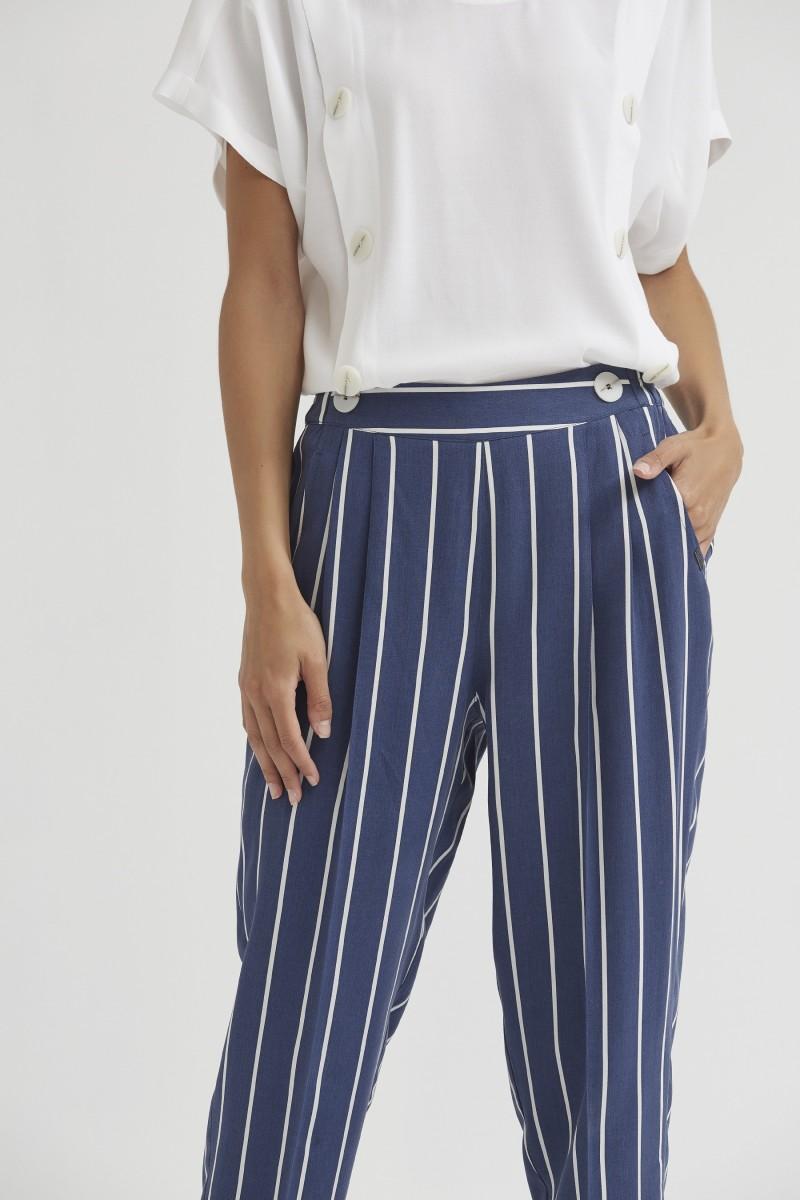 Oky Coky TOP BOTONADURA LATERAL CREPÉ MARROCAIN