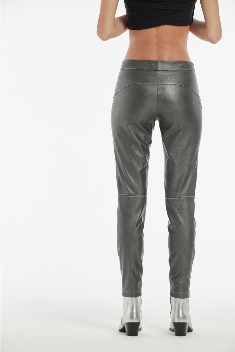Oky Coky PANTALÓN DARLIN EFECTO PIEL LAMINADO METAL