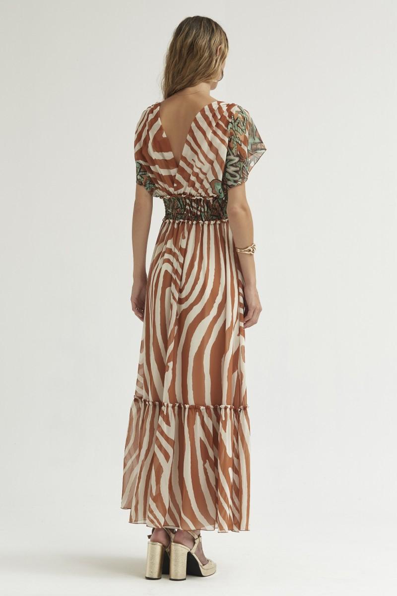 Oky Coky VESTIDO LARGO GOMAS EN CINTURA GASA ESTAMPADO GRAFITI