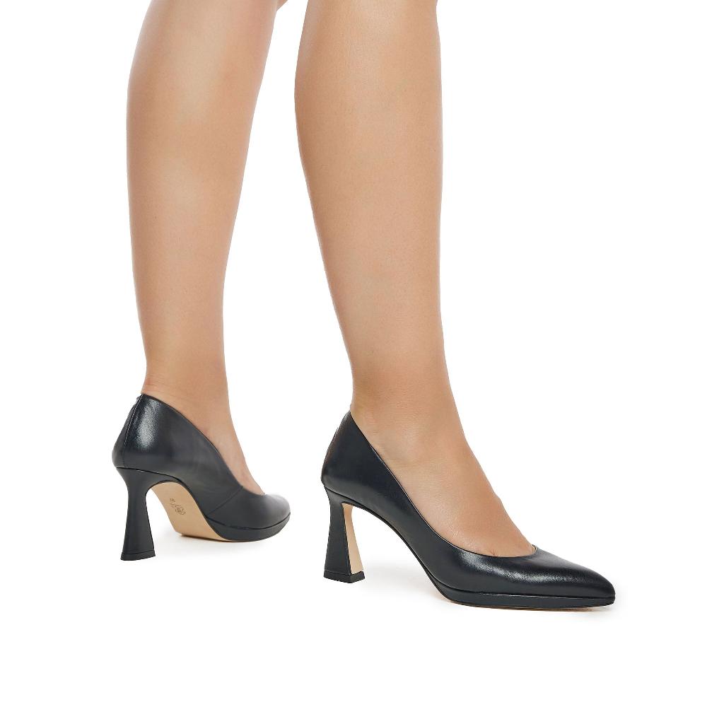 Paco Gil REGINA BLACK NAPA