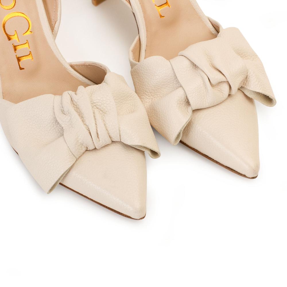 Paco Gil RENATA ARCE BUFFALO