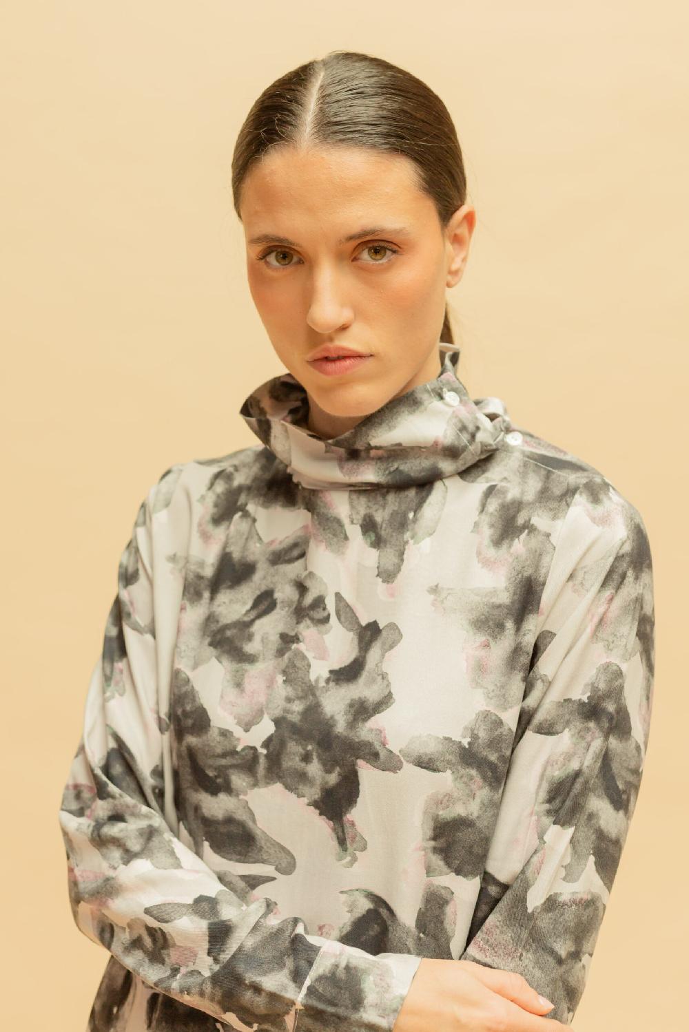 Pan Producto Básico Blusa Estampada Cuello Chimenea