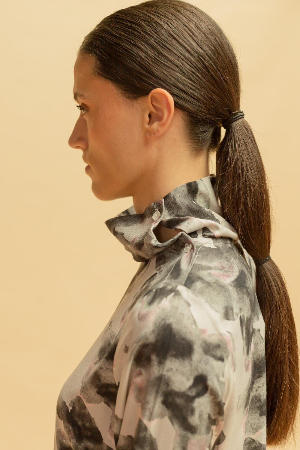 Pan Producto Básico Blusa Estampada Cuello Chimenea