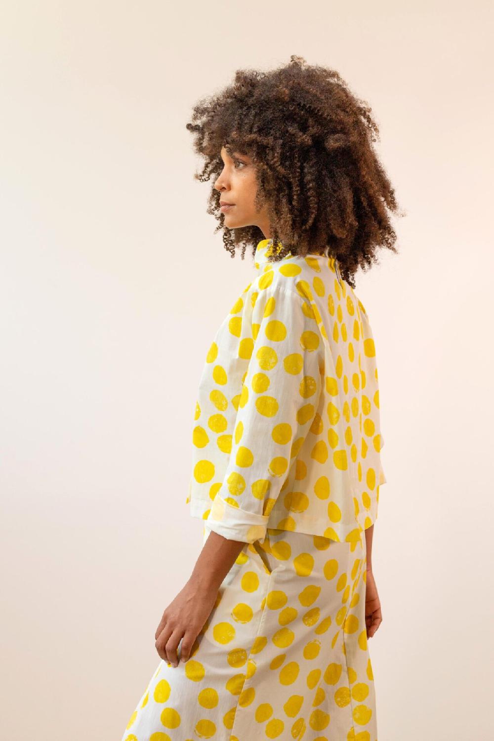 pan Producto Básico Blusa Estampada Topos Amarillos