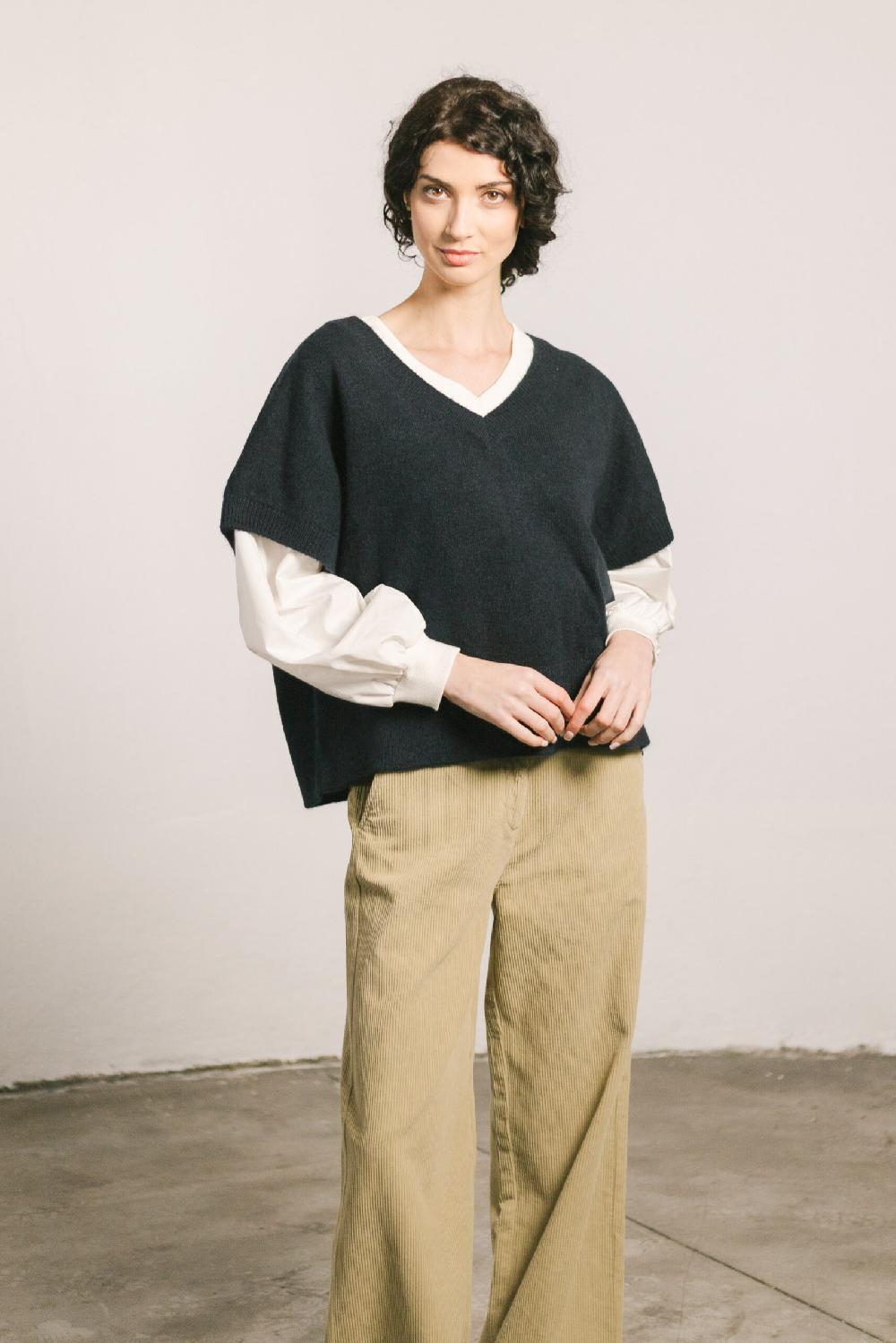 pan producto básico Chaleco azul marino cuello pico