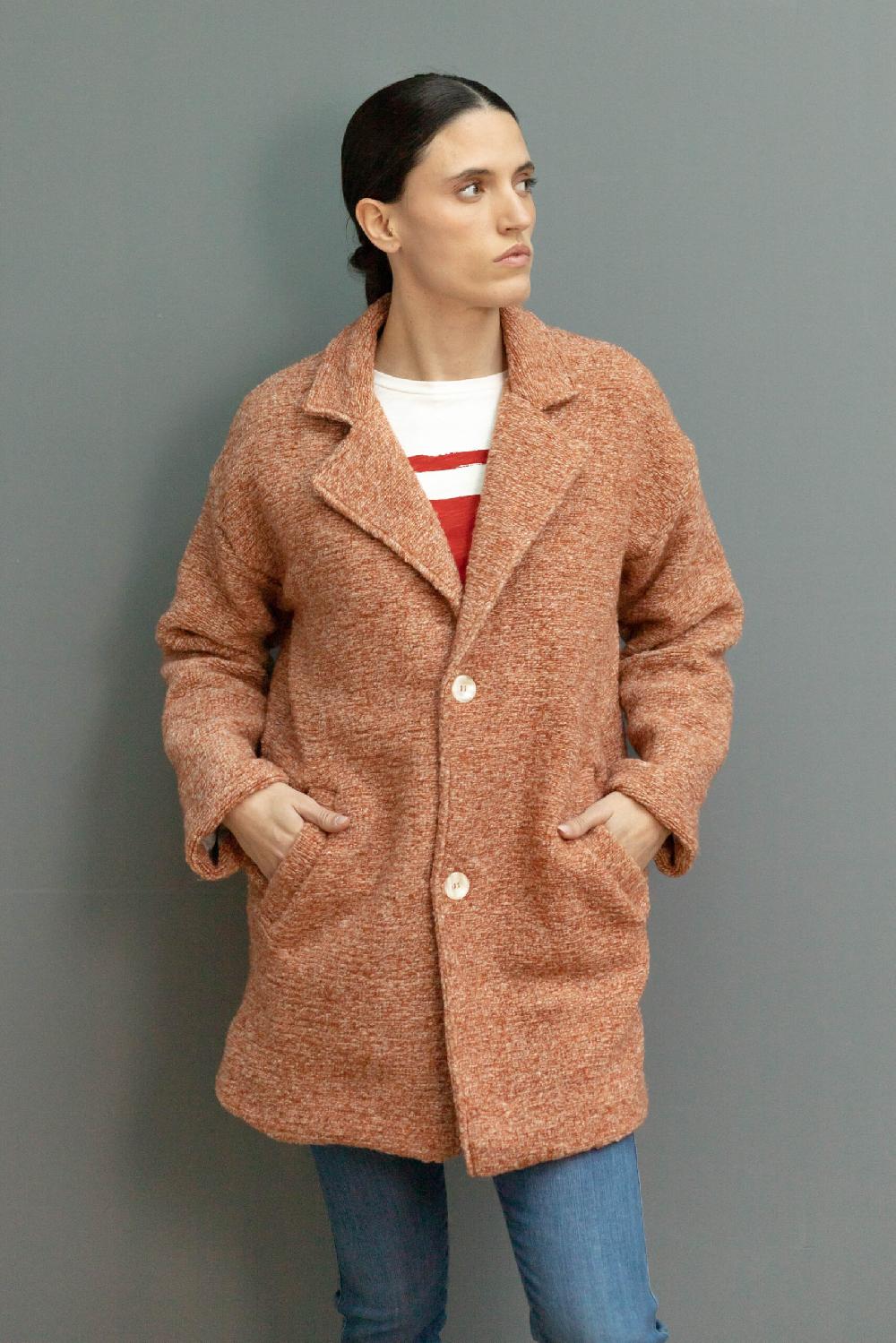 Pan Producto Básico Abrigo Corto Rizado