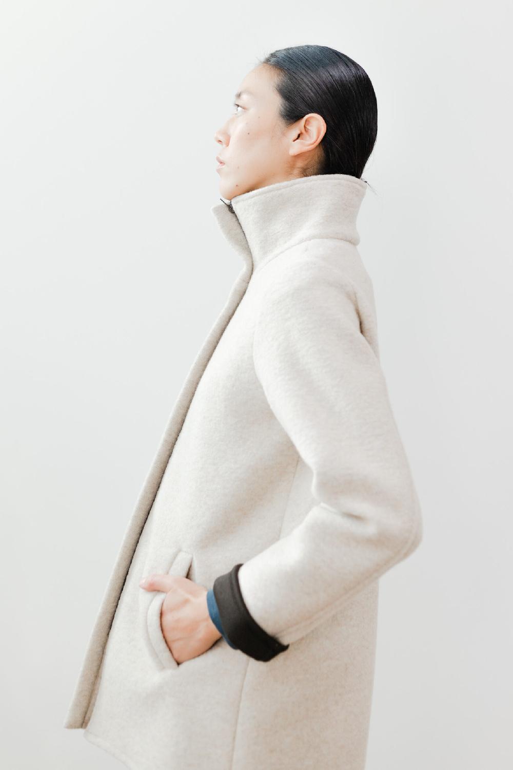 pan producto básico Abrigo de neopreno asimétrico