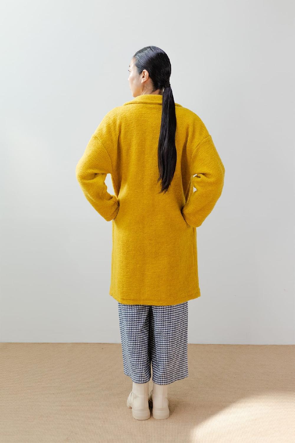 Pan Producto Básico Abrigo Mostaza Ligero