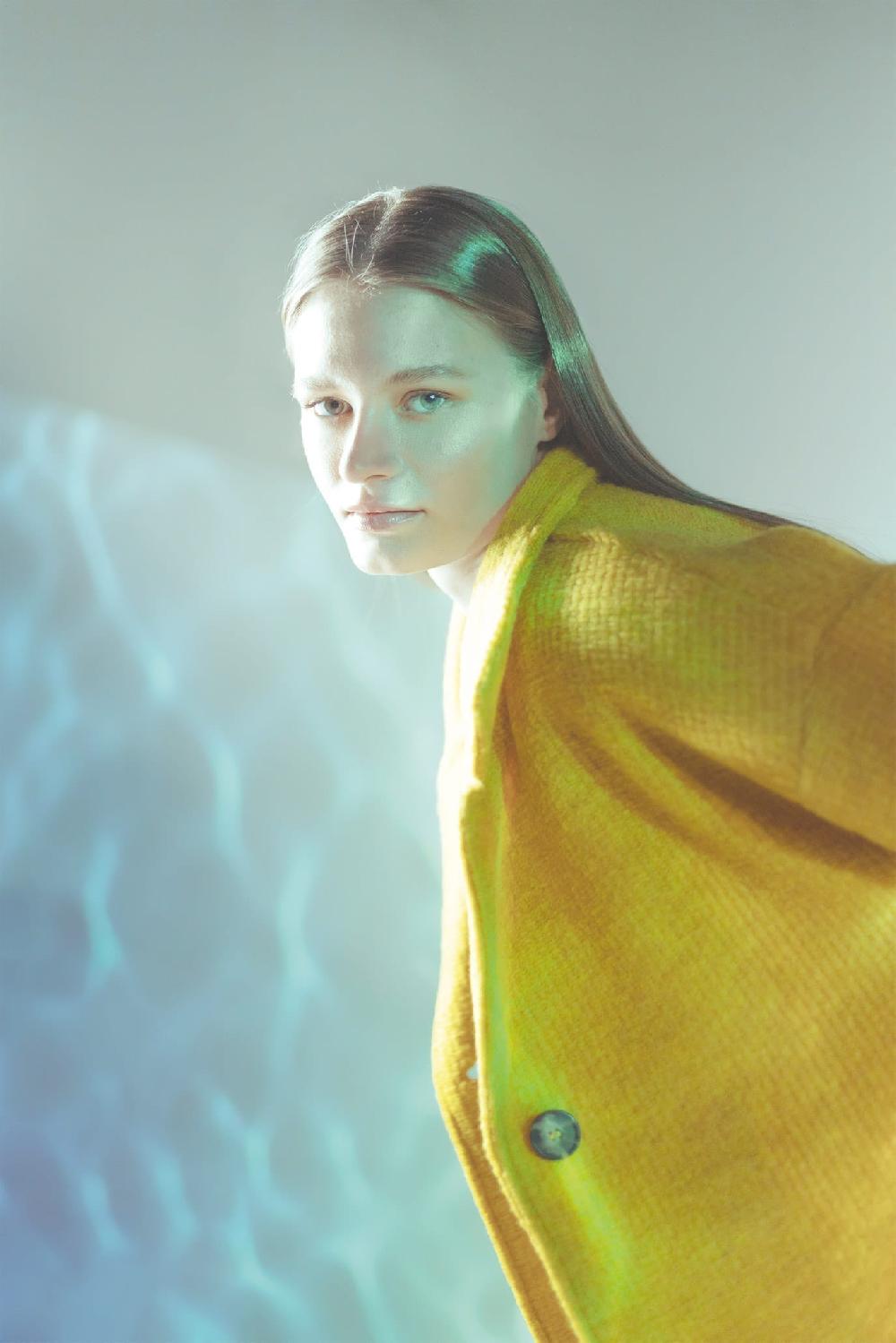 Pan Producto Básico Abrigo Mostaza Ligero