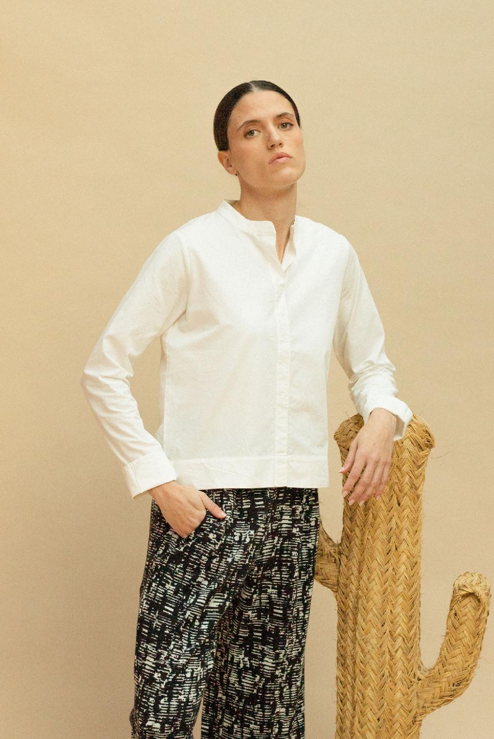 Pan Producto Básico Blusa Blanca Cuello Mao