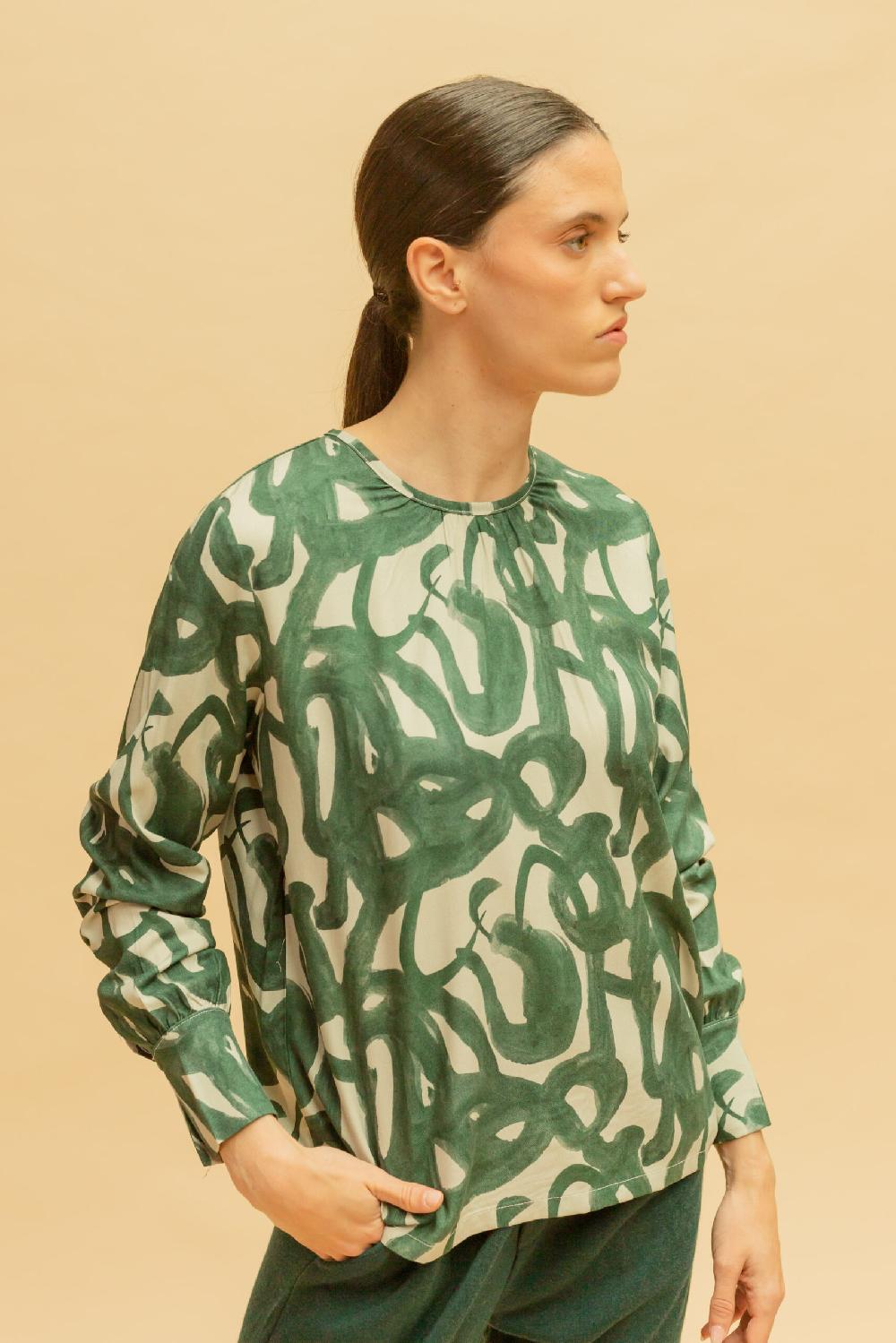 pan producto básico Blusa estampada cuello rizado